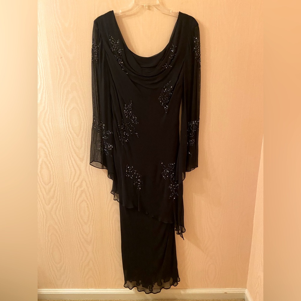 Eva Blue (8). Elegant Midaxi Black Evening Dress